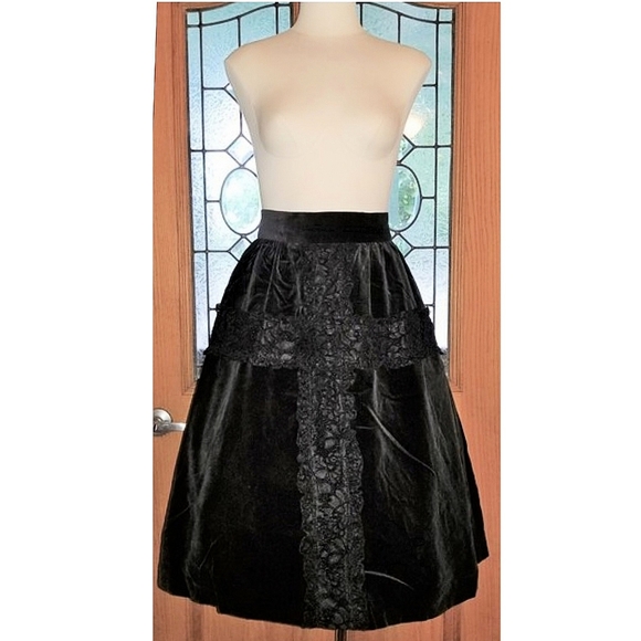BLACK PEACE NOW Gothic Lolita Skirt - Picture 2 of 7